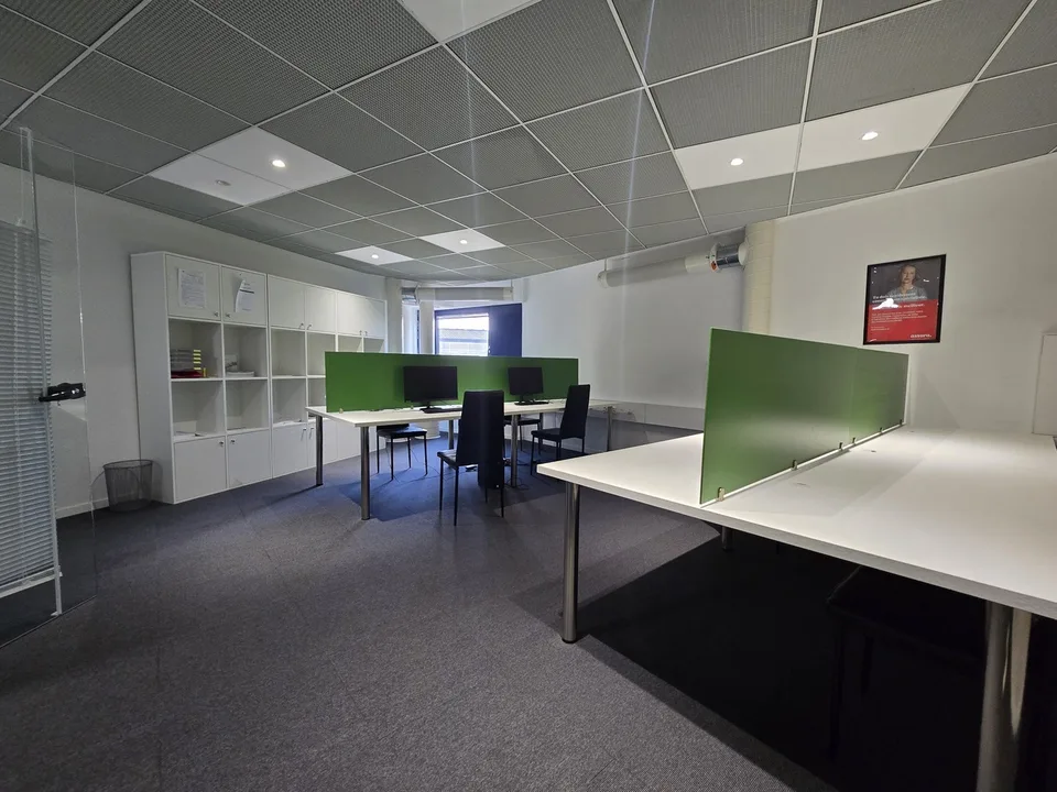Situation optimale - Bureau Plug-and-Play de 271m2 – photo 8 sur 9