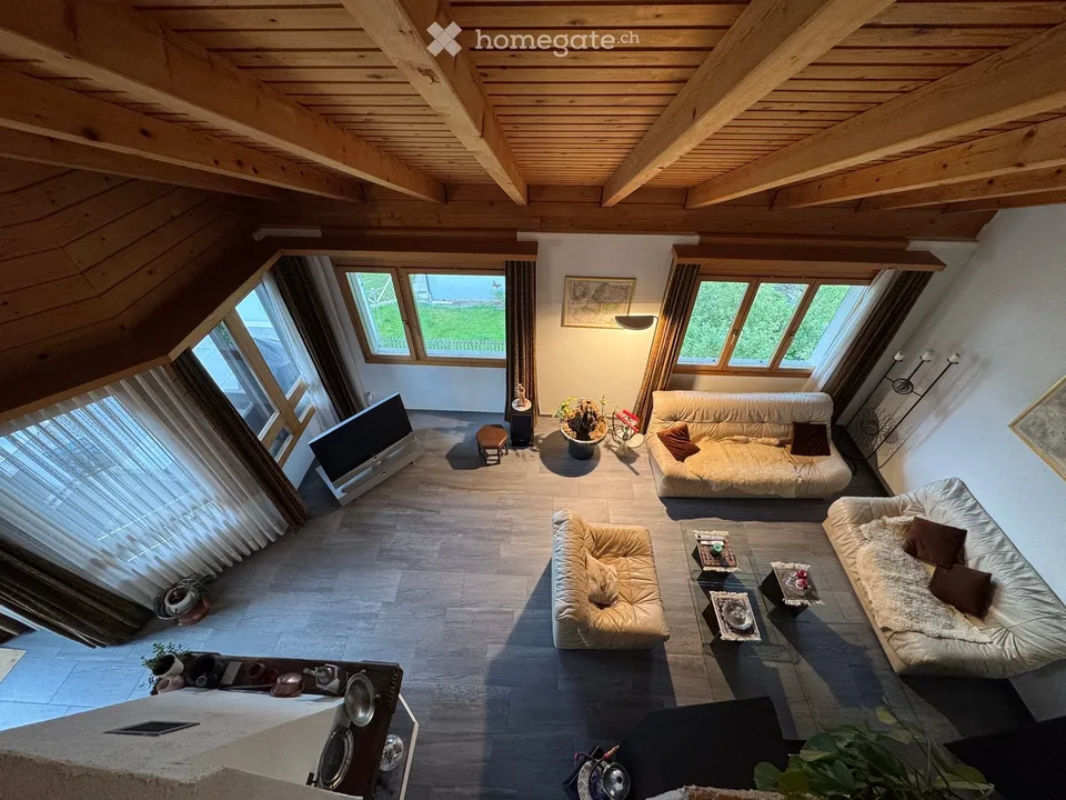 Charmant appartement maisonnette 4.5 pièces avec vue sur les montagnes à Felsberg