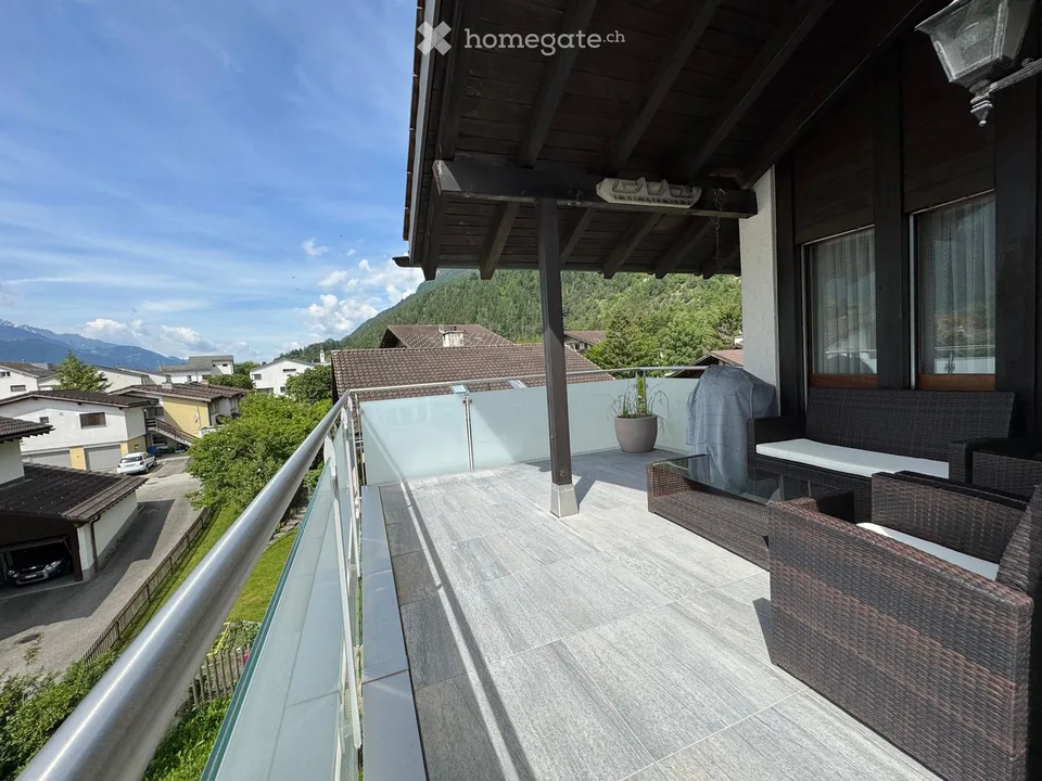 Charmant appartement maisonnette 4.5 pièces avec vue sur les montagnes à Felsberg