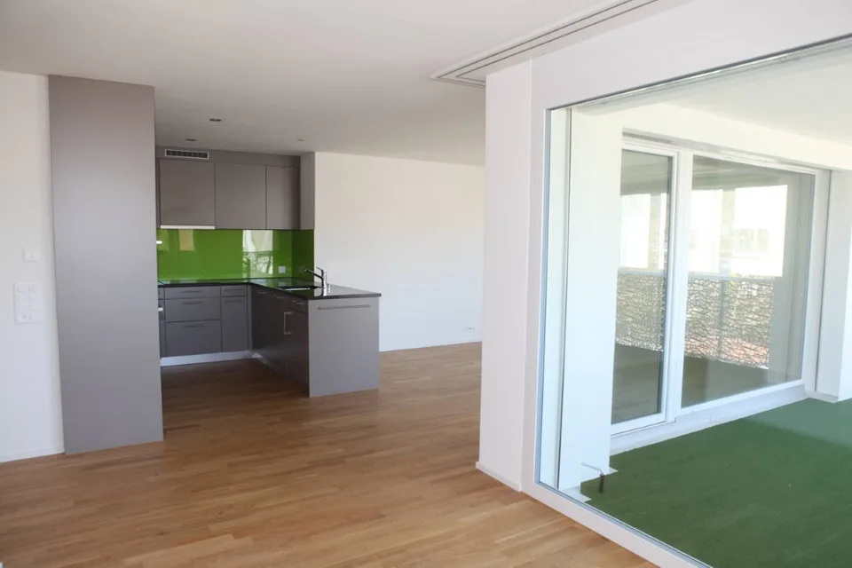 Helle und familienfreundliche 4.5-Zimmer-Wohnung mit Balkon in Menziken