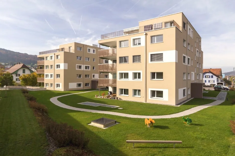 Helle und familienfreundliche 4.5-Zimmer-Wohnung mit Balkon in Menziken