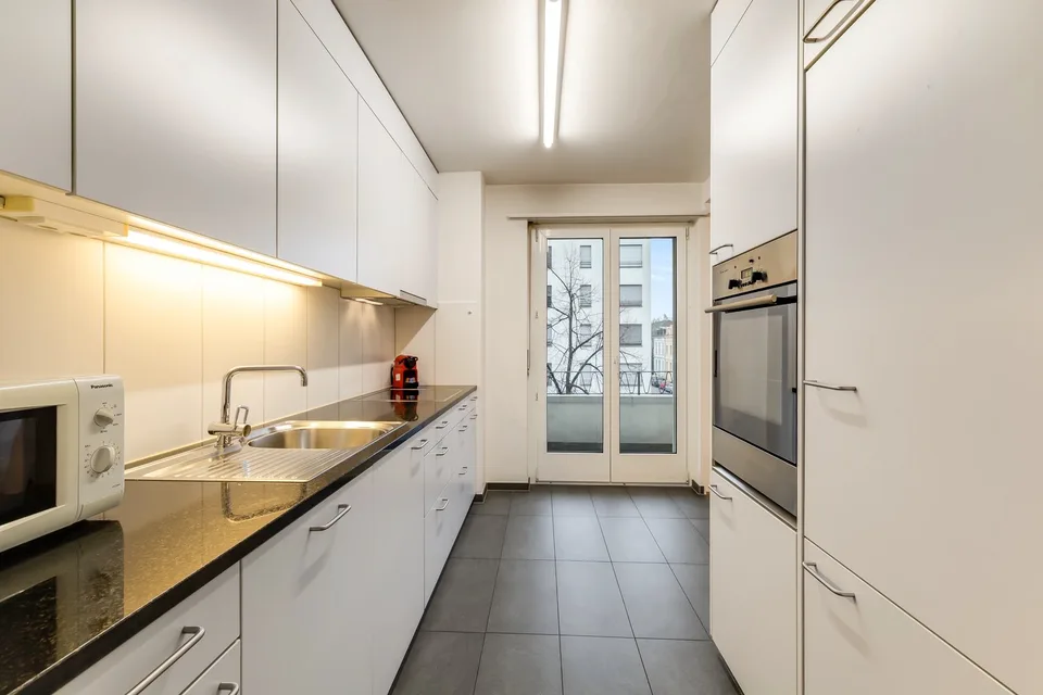 Spacious three Room near Spalentor