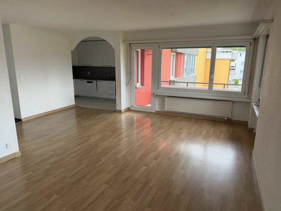 Ampio appartamento di 4,5 locali nel quartiere "Flurhof"