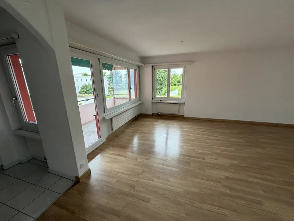 Ampio appartamento di 4,5 locali nel quartiere "Flurhof"