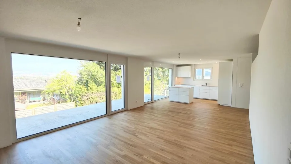 Erstvermietung: 4.5-Zimmerwohnung 120m2 EG