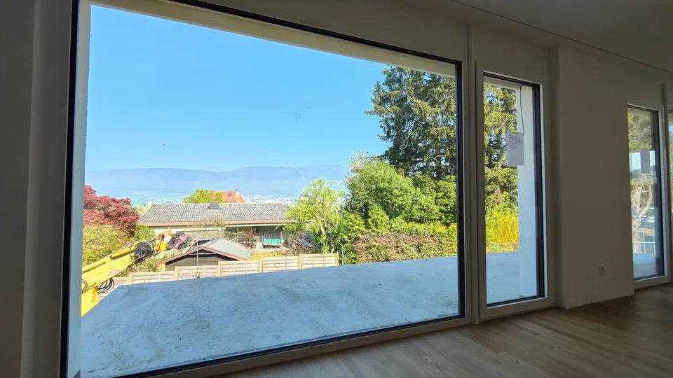Erstvermietung: 4.5-Zimmerwohnung 120m2 EG