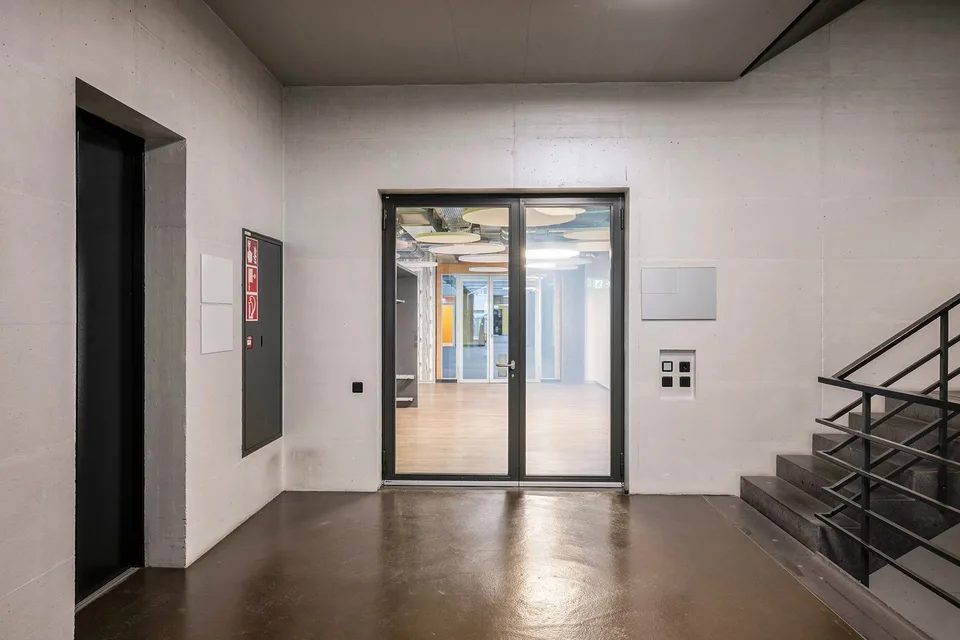 Espaces de bureau modernes avec de nombreux parkings - Power Tower Baden