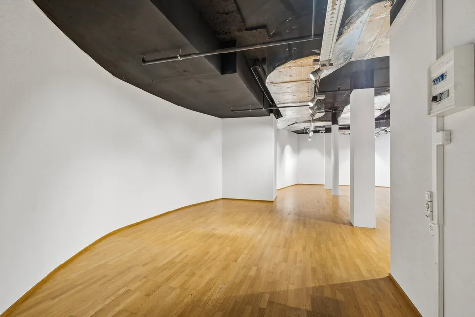 Gewerbefläche oder PopUp im Sockelgeschoss des Neumarkts 4 – Foto 6 von 6