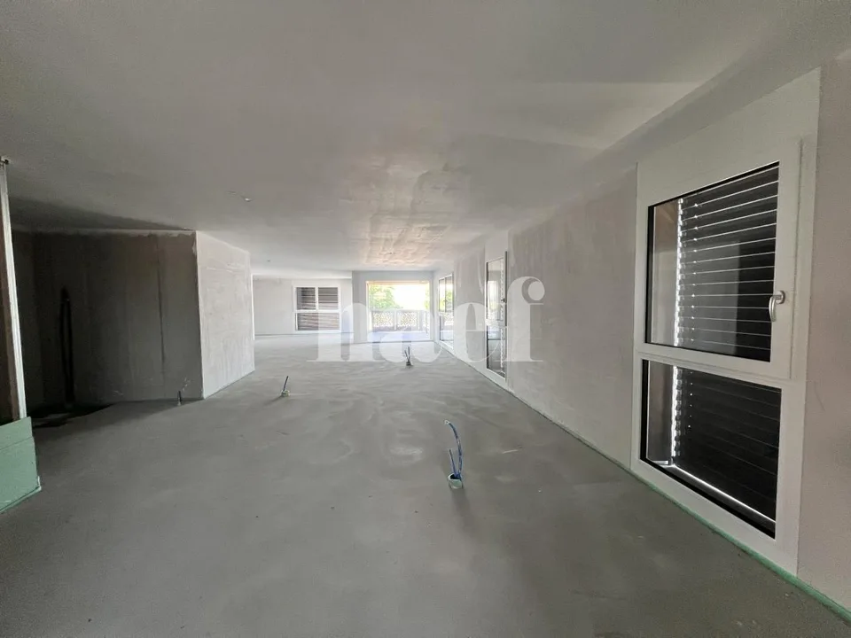Superficie commerciale modulare a partire da 57 m2 in stato grezzo al primo piano!
