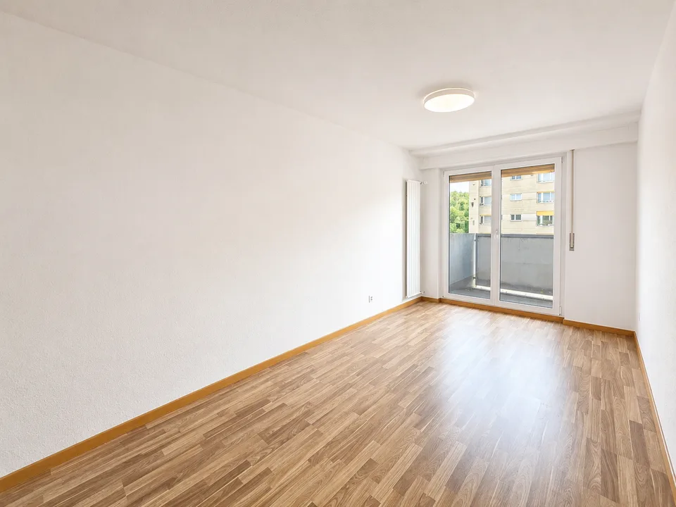 Appartamento 2.5 locali con balcone e bella vista al 5° piano – Le Locle