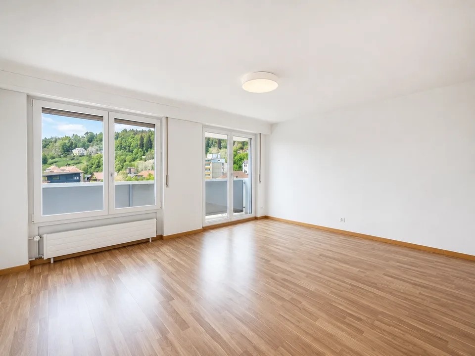 Appartamento 2.5 locali con balcone e bella vista al 5° piano – Le Locle