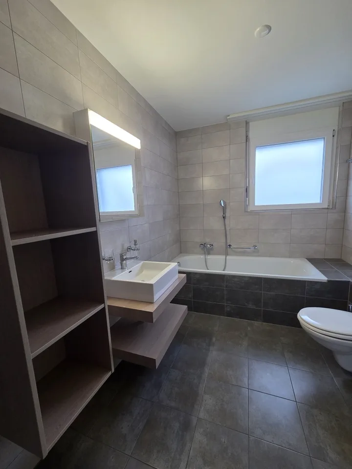 Appartamento di 4,5 locali di 107 m2 al 2° piano con ascensore