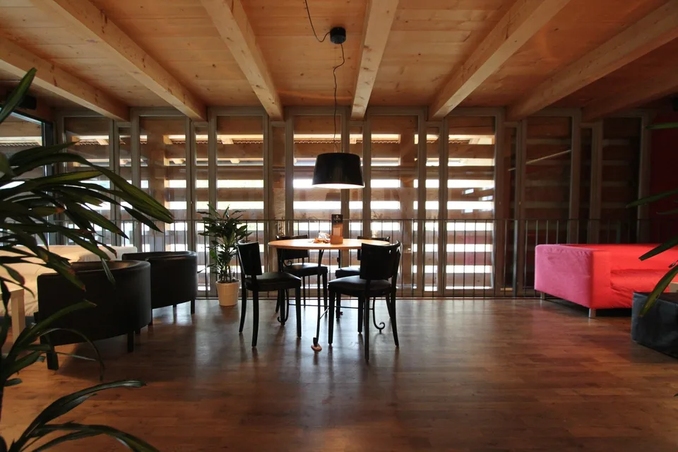 Studio/Commerciale/Ufficio presso l'ospedale di Thun