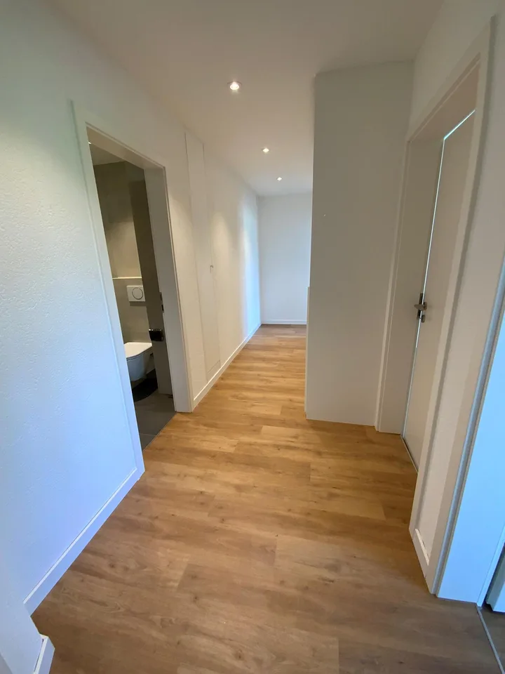 Appartamento di 3.5 locali con ampio balcone e balcone laterale supplementare