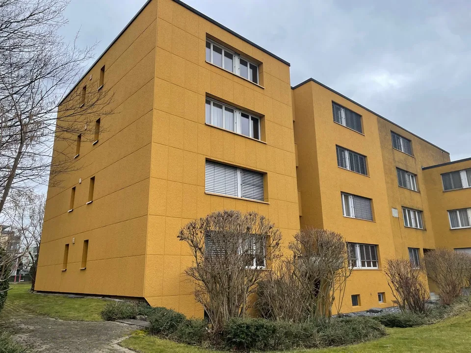 Frisch sanierte 3.5-Zimmer-Wohnung mit Balkon in Pfäffikon ZH