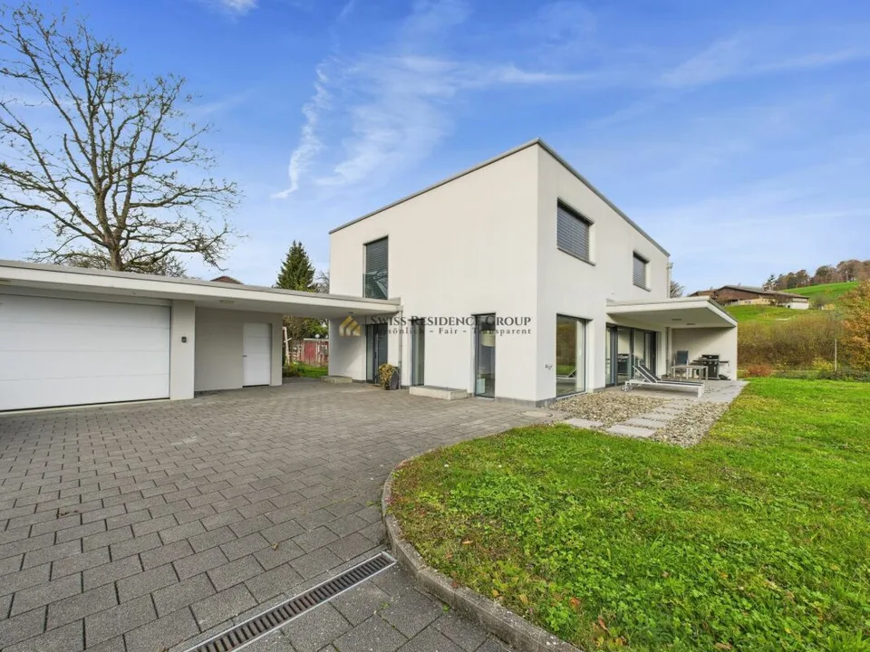 Charming 2-room apartment with separate entrance & terrace
