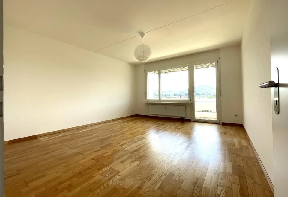 Helle 3-Zimmer-Wohnung mit Balkon und schöner Aussicht in Pratteln