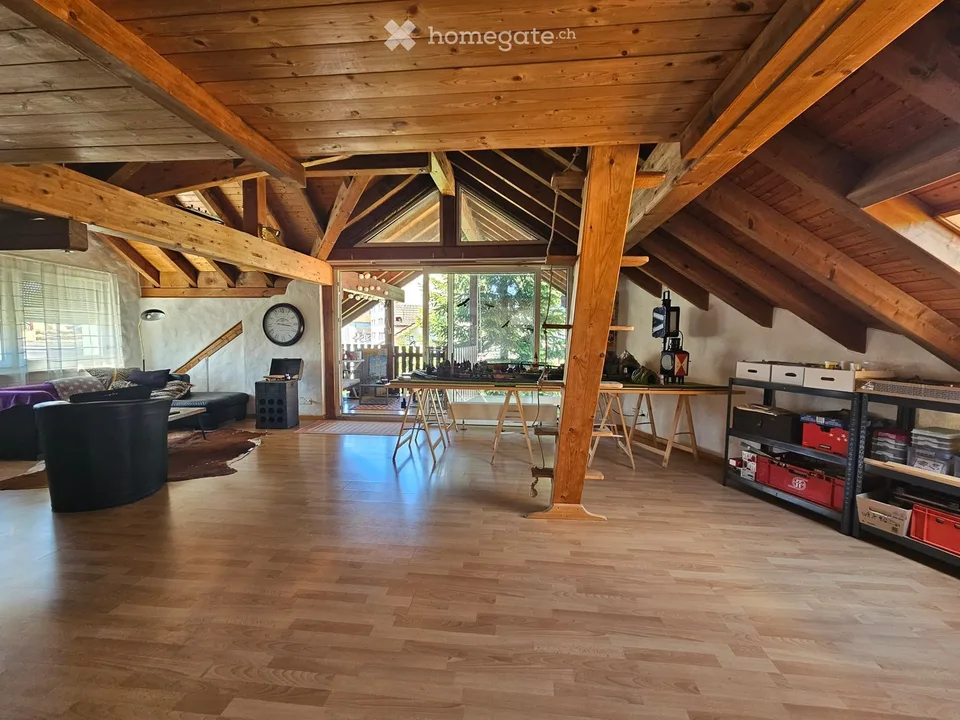 Sehr grosszügige 4½-Zimmer-Altbauwohnung mit Charme, viel Licht und zwei Terrassen