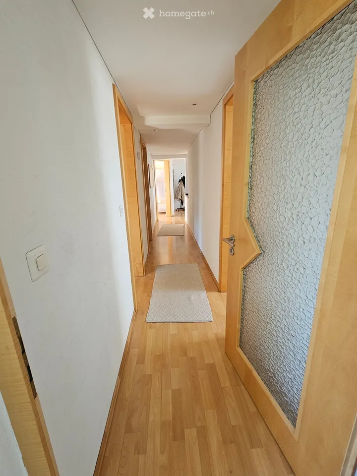 Sehr grosszügige 4½-Zimmer-Altbauwohnung mit Charme, viel Licht und zwei Terrassen