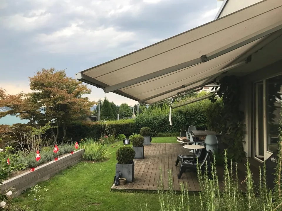 Grosszügiges Wohnen in Zollikon mit Blick auf den Zürichsee