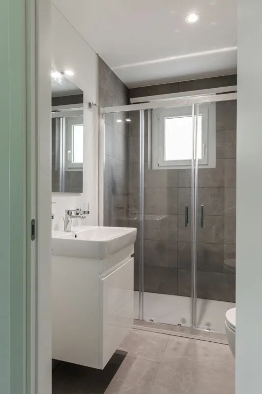 Wir vermieten frisch renovierte möblierte Einzimmerwohnungen – Foto 7 von 13