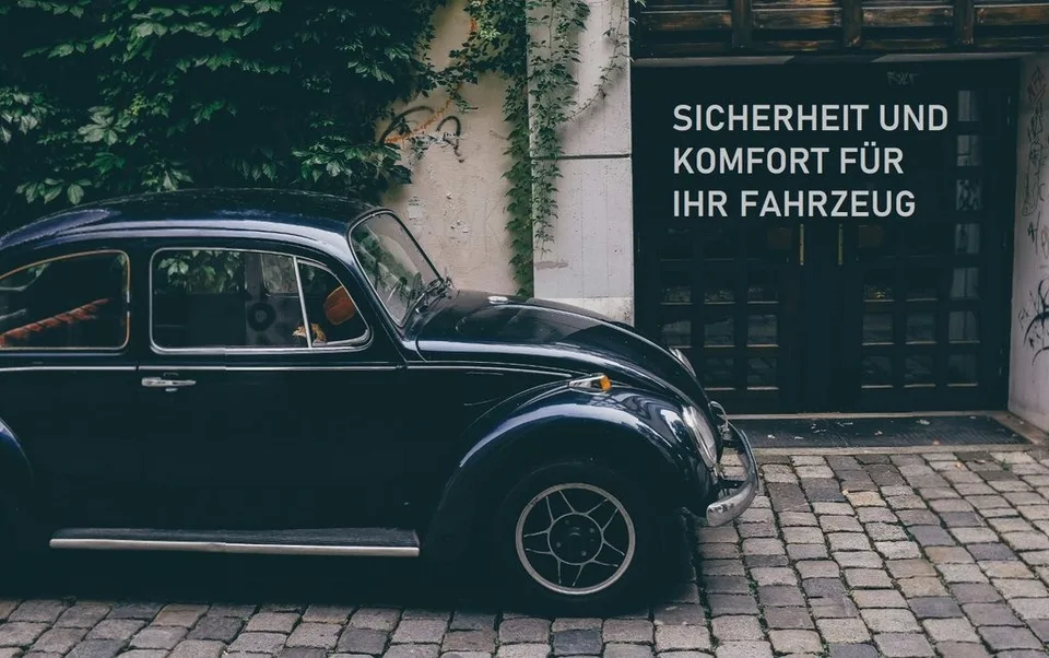 Schützen Sie Ihr Fahrzeug und parkieren Sie den 1. Monat gratis!