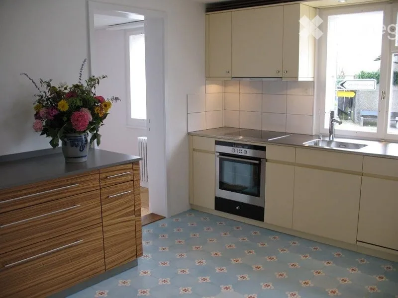 Charmant appartement 4.5 pièces dans un immeuble ancien à Füllinsdorf – fraîchement rénové!