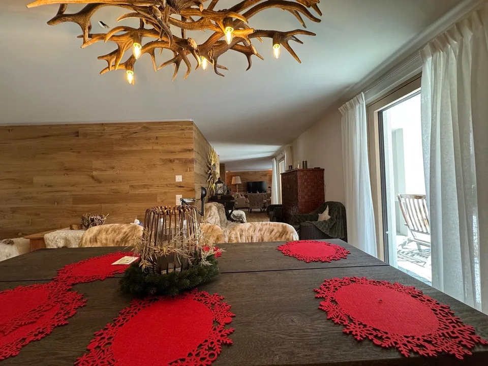 Exquisiter Alpen-Retreat in Via Maistra – Sankt Moritz Dorf – Erst kürzlich renoviert!