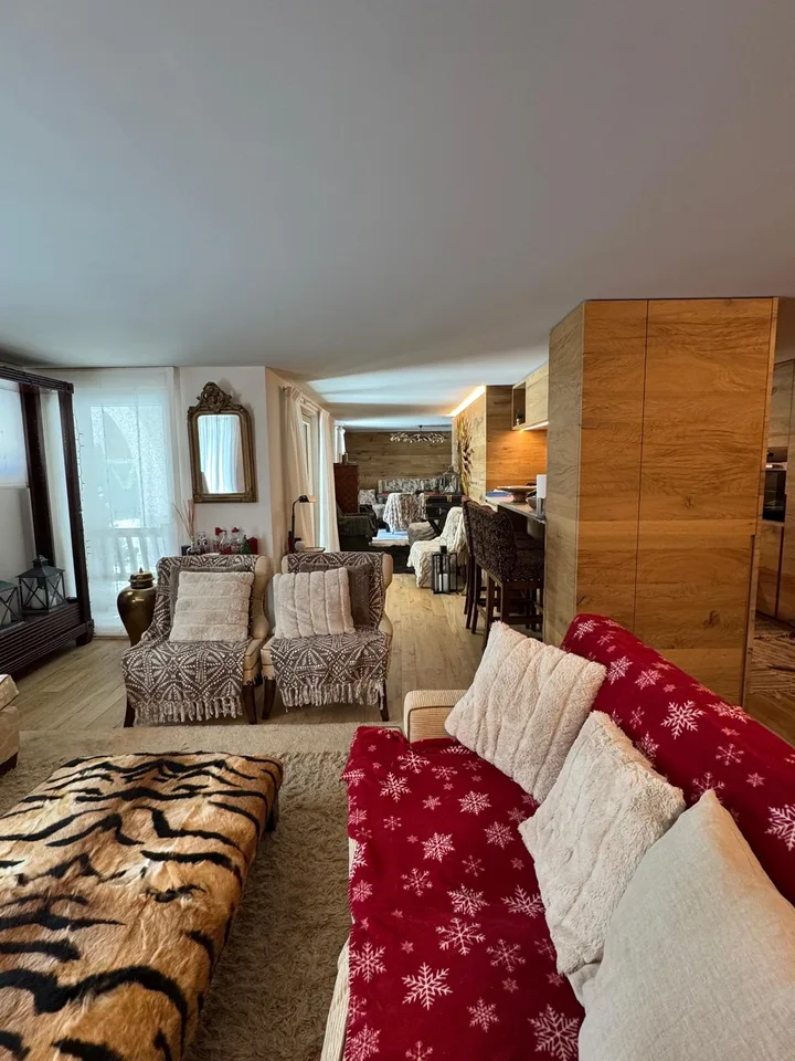 Exquisiter Alpen-Retreat in Via Maistra – Sankt Moritz Dorf – Erst kürzlich renoviert!