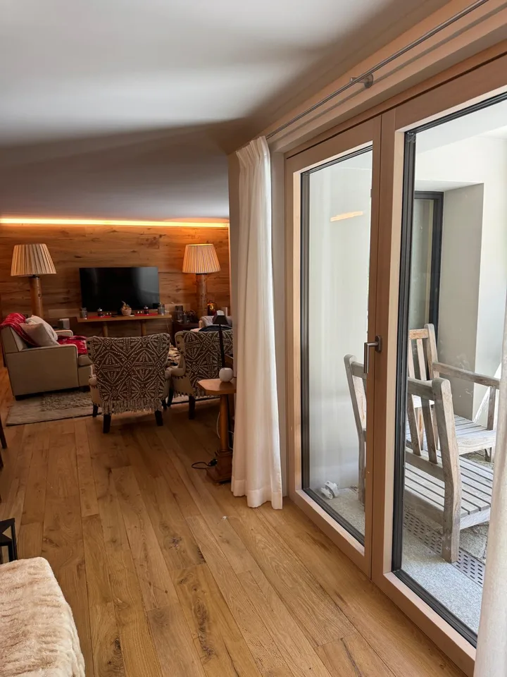 Exquisiter Alpen-Retreat in Via Maistra – Sankt Moritz Dorf – Erst kürzlich renoviert!