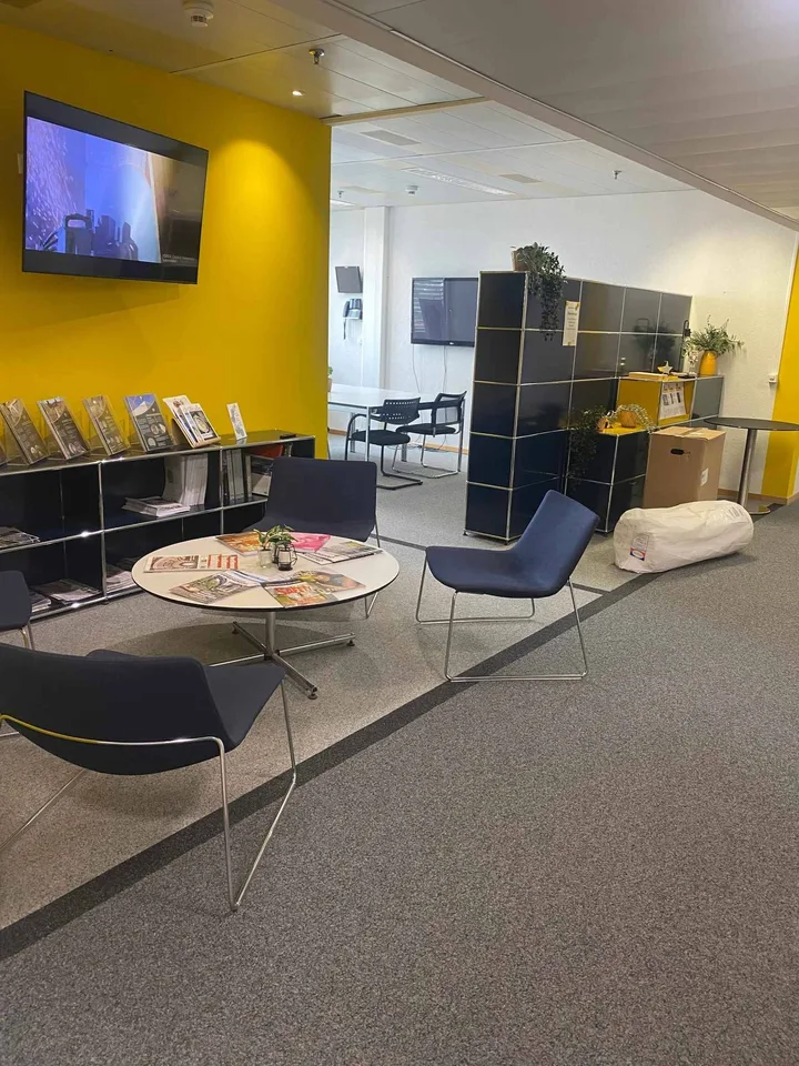 1016 m2 große Räumlichkeiten im 2. Stock in der FTI-Zone