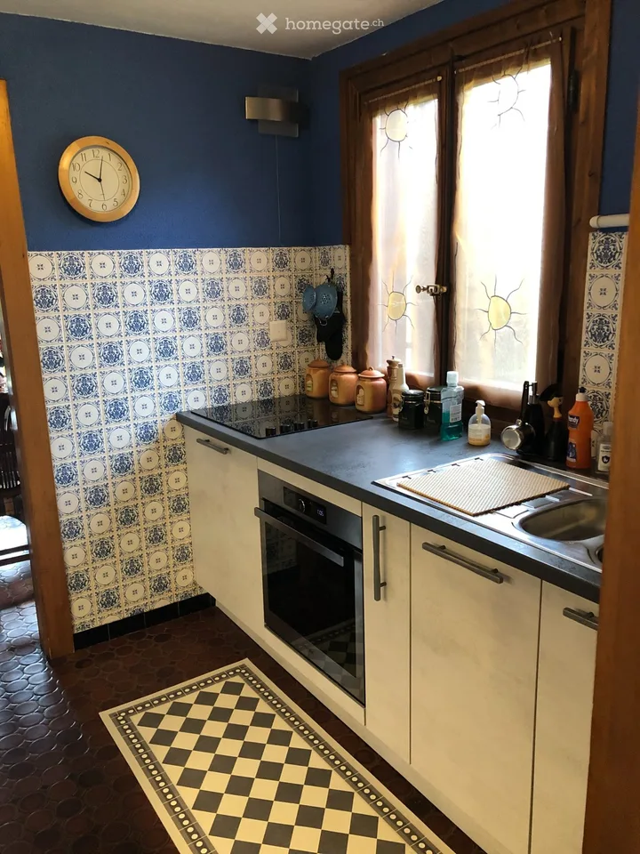 Unabhängiges Zimmer in der ruhigen Umgebung der Freiburger Voralpen