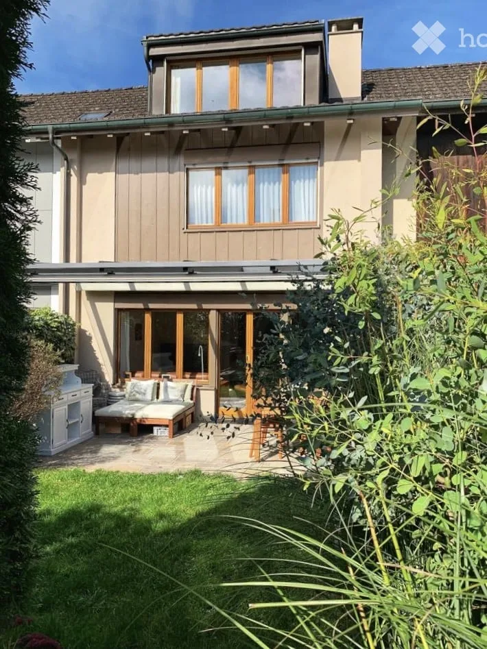 Casa a schiera familiare con potenziale di spazio eccezionale