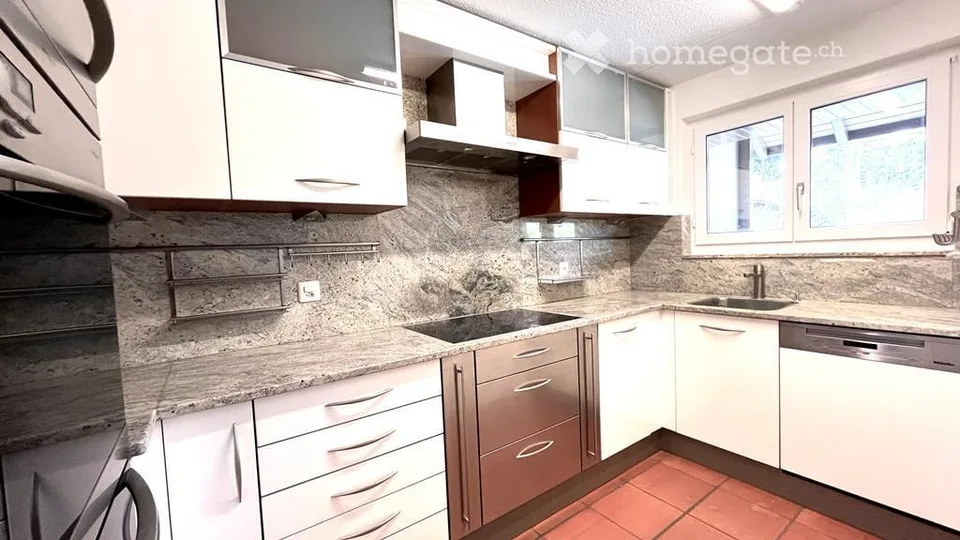 Casa a schiera familiare con potenziale di spazio eccezionale
