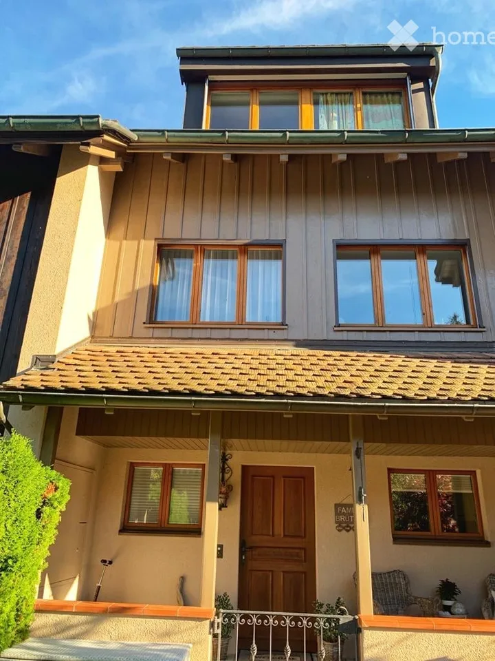 Casa a schiera familiare con potenziale di spazio eccezionale