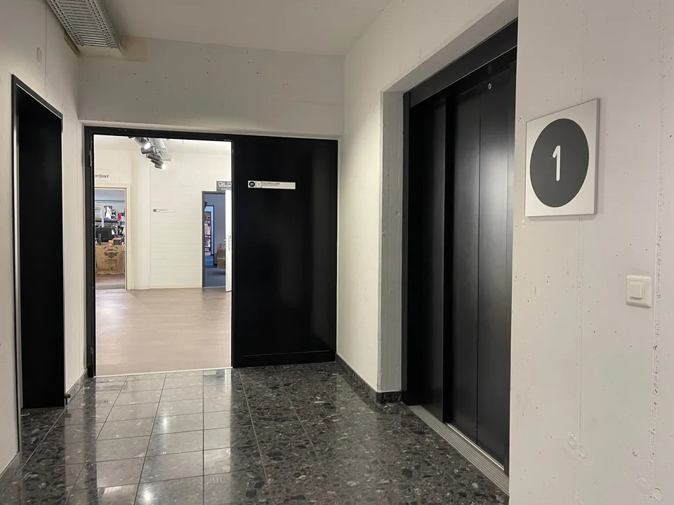 Modernes Büro im 1. Obergeschoss in Cham