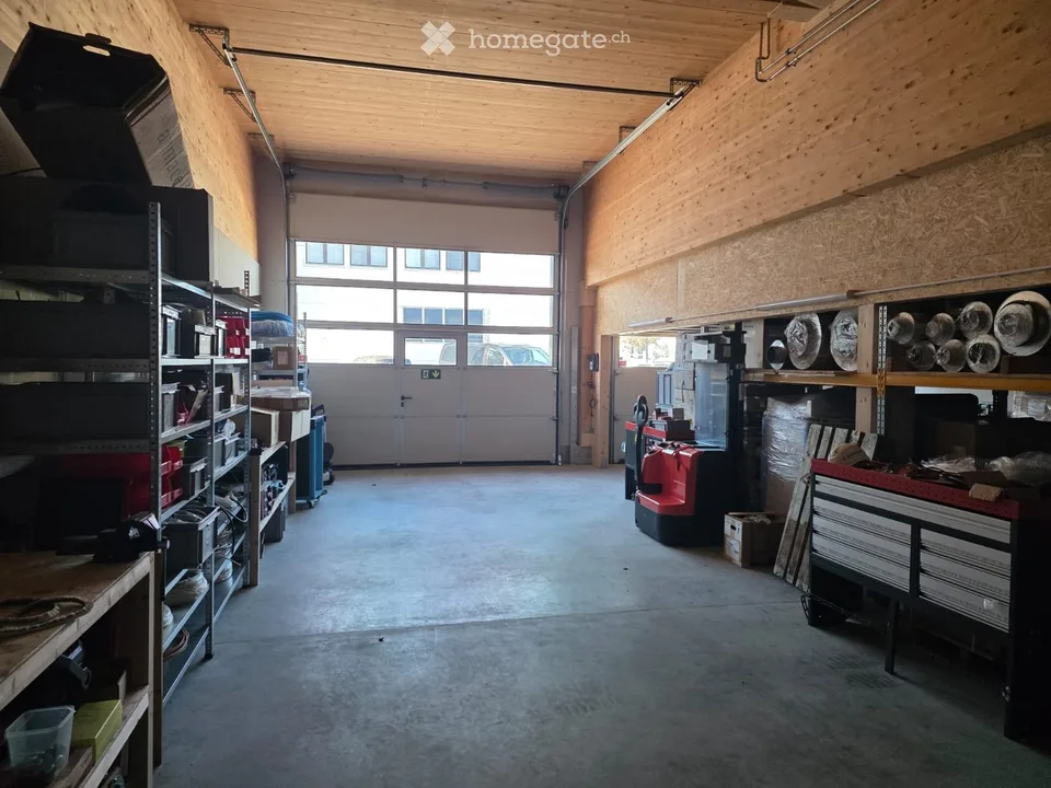 Bureau, dépôt, local artisanal, industriel (multiple utilisation) à Chavannes-de-Bogis