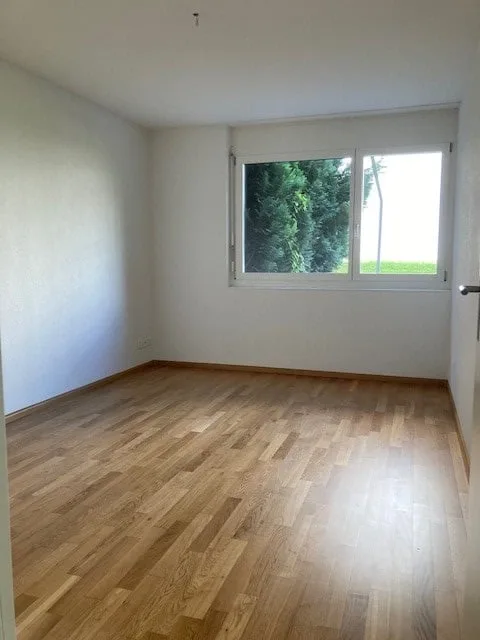 2.5-Zi-Wohnung mit Sitzplatz / inkl. Aussenabstellplatz