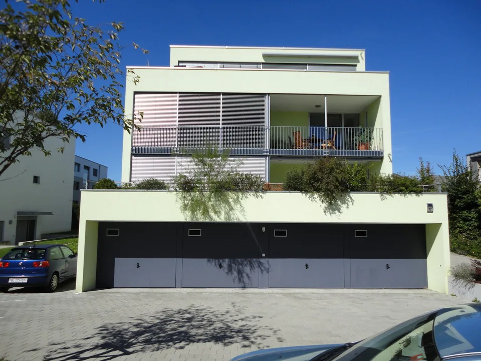 2.5-Zi-Wohnung mit Sitzplatz / inkl. Aussenabstellplatz