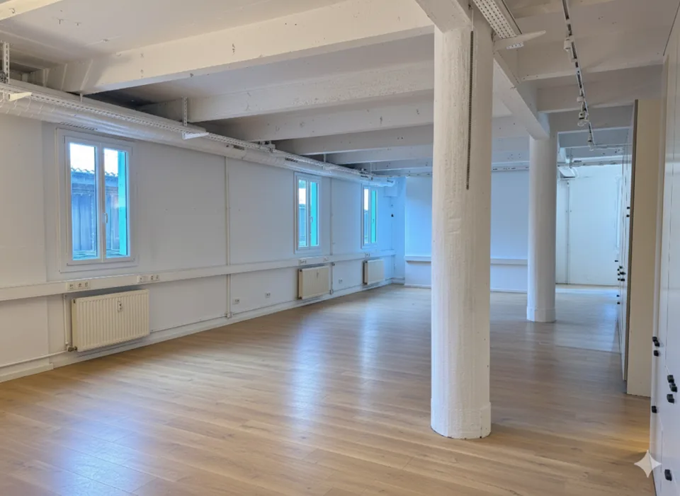 Bureau de 163 m2 dans le Quartier du Flon