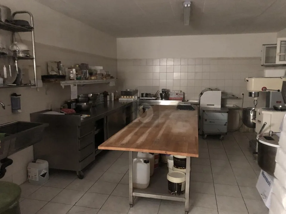 Magasin en position centrale