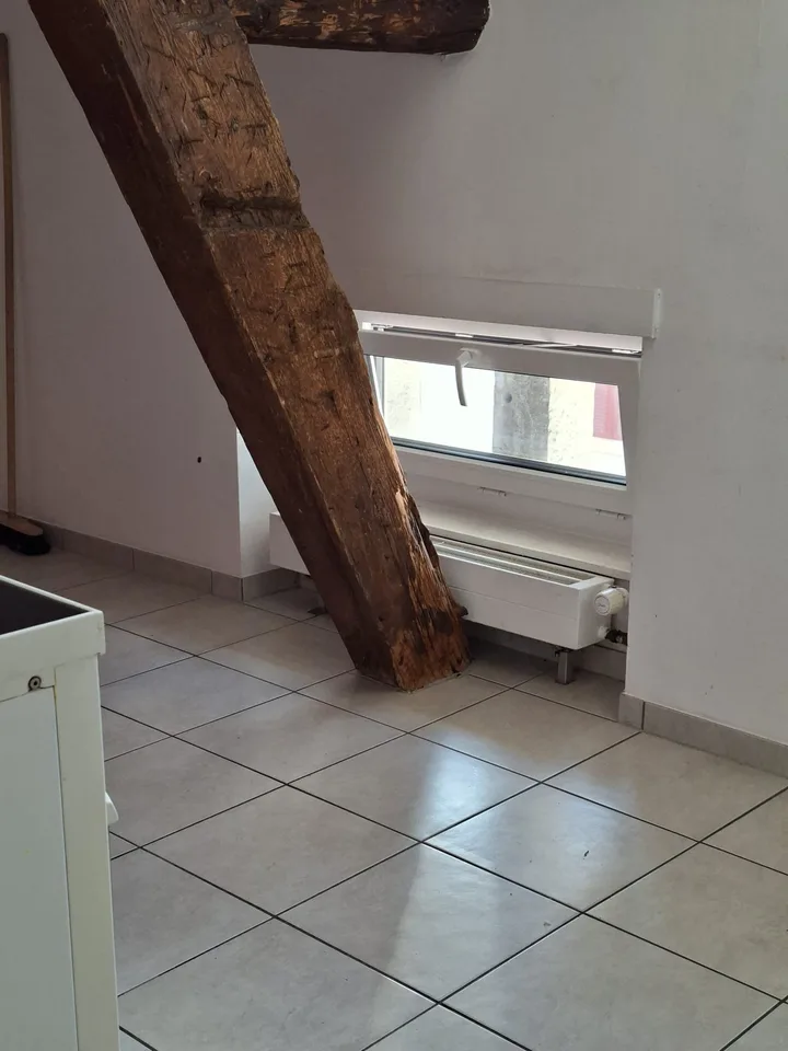 Geräumige 5-Zimmer-Wohnung mit Kamin
