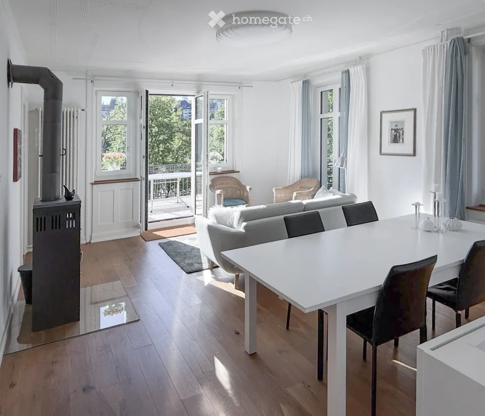 Charmante 4 Zimmer-Wohnung mit Balkon und Weitblick im Grünen
