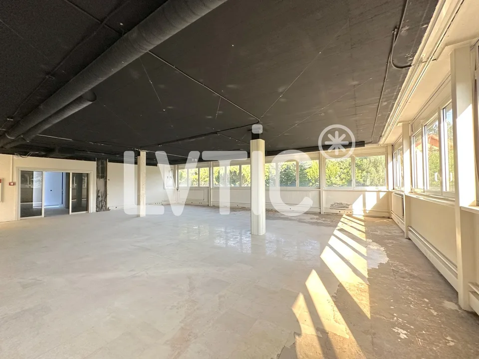 Bureaux, locaux de 886 m2 divisibles à louer à Ropraz – photo 6 sur 8