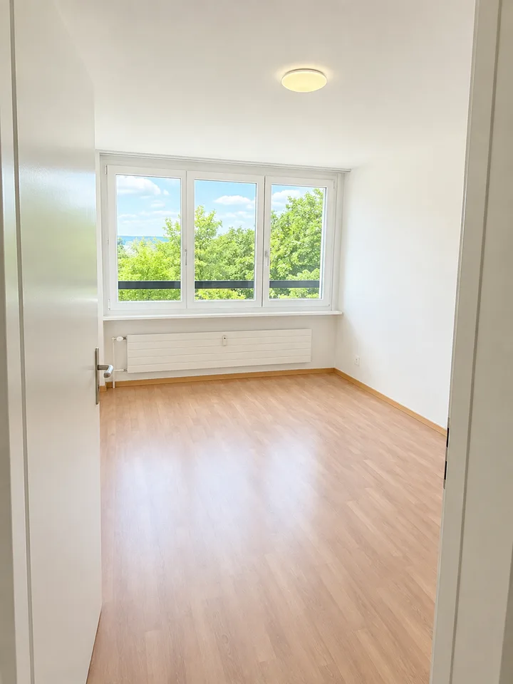Appartement lumineux 4.5 pièces avec balcon à Nidau – disponible immédiatement!