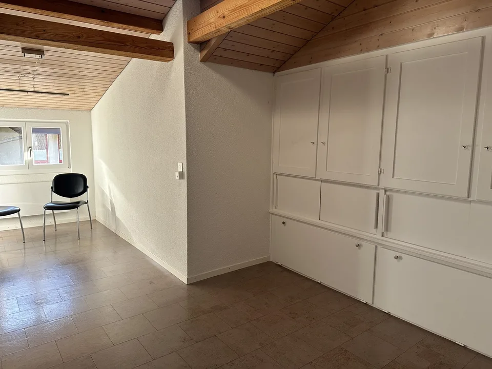 Locaux de bureau ou de pratique flexibles dans un emplacement central à Spiez