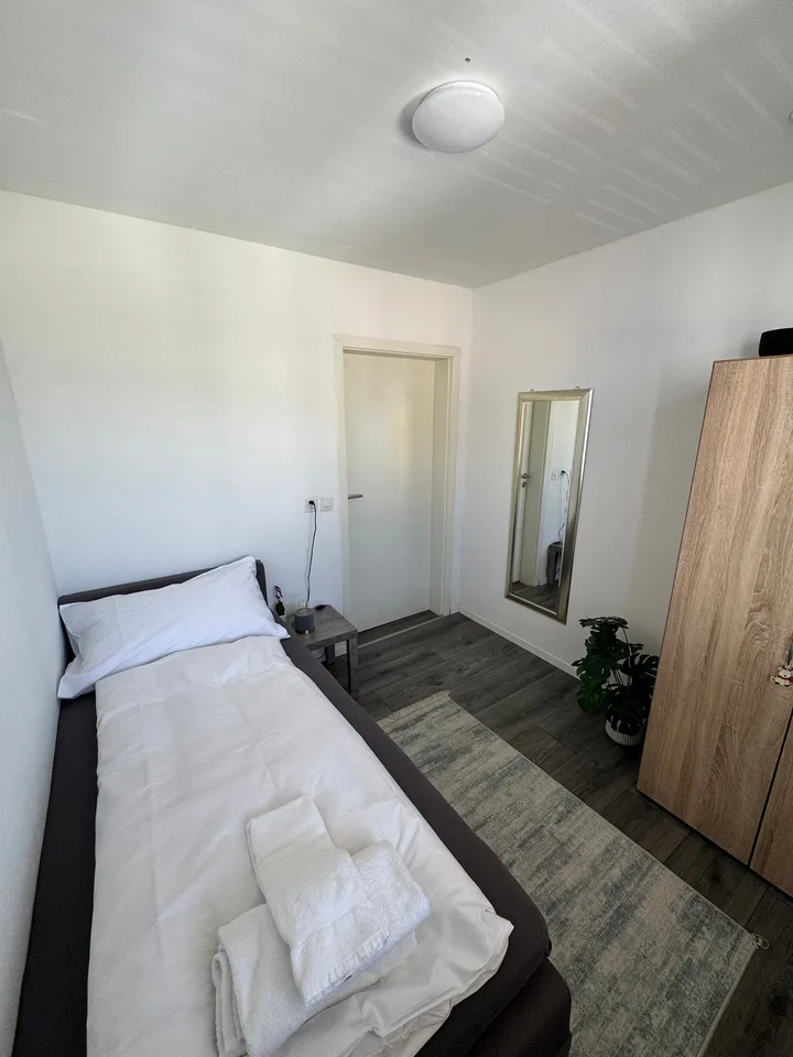 Camere per tecnici Basellandschaft per fino a 6 persone | Facilmente raggiungibile | 3 camere separate – foto 15 di 17