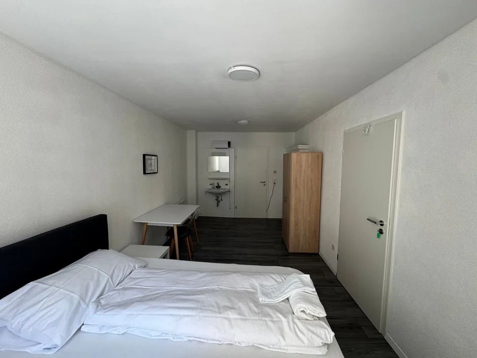 Camere per tecnici Basellandschaft per fino a 6 persone | Facilmente raggiungibile | 3 camere separate – foto 8 di 17