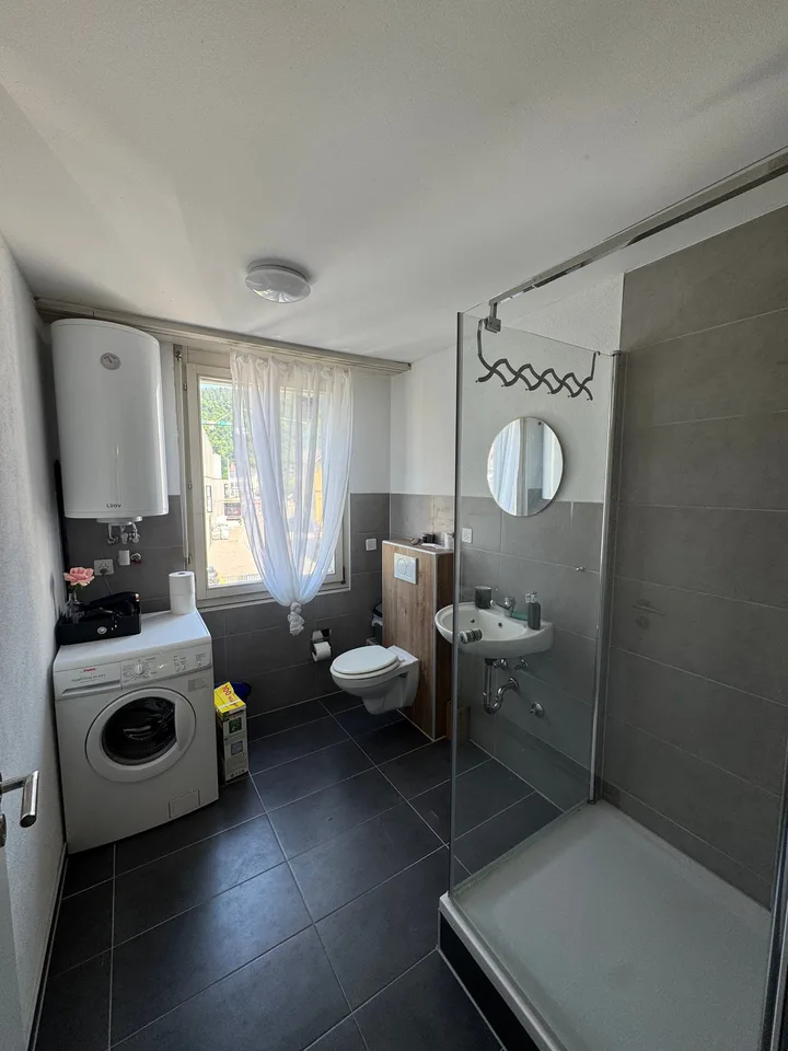 Camere per tecnici Basellandschaft per fino a 6 persone | Facilmente raggiungibile | 3 camere separate