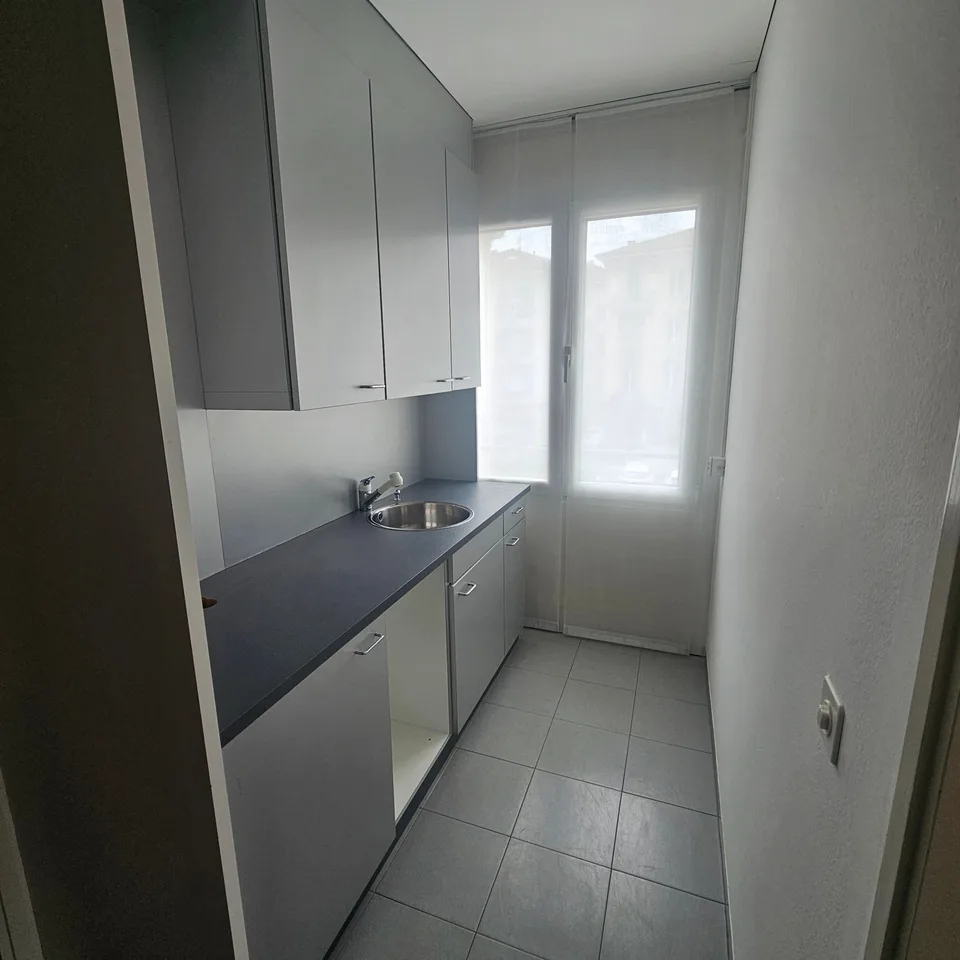 Helles Büro mit 3 Räumen zur Miete in Lugano – Via Luigi Canonica 4 – Foto 10 von 10